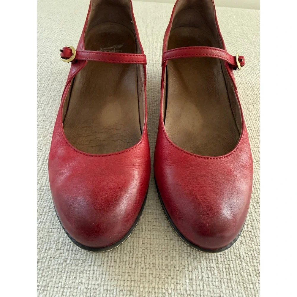 Dansko Red Loralie Nubuck Leather Mary Jane Wedge Womens 39 US 9 Buckle Comfort